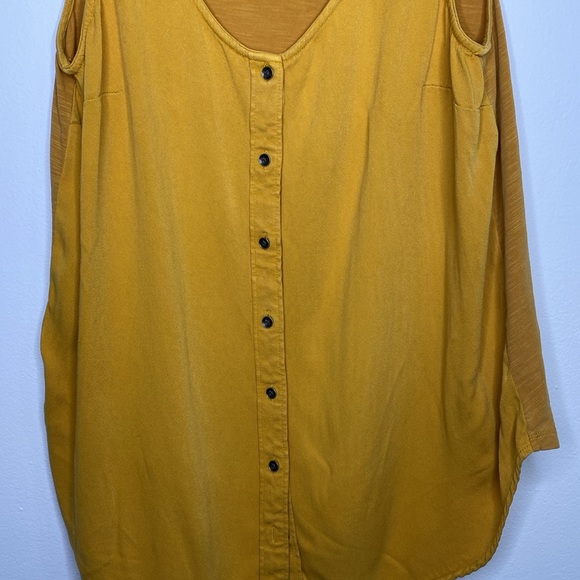 🩷🩵Universal Thread Top - Picture 3 of 5